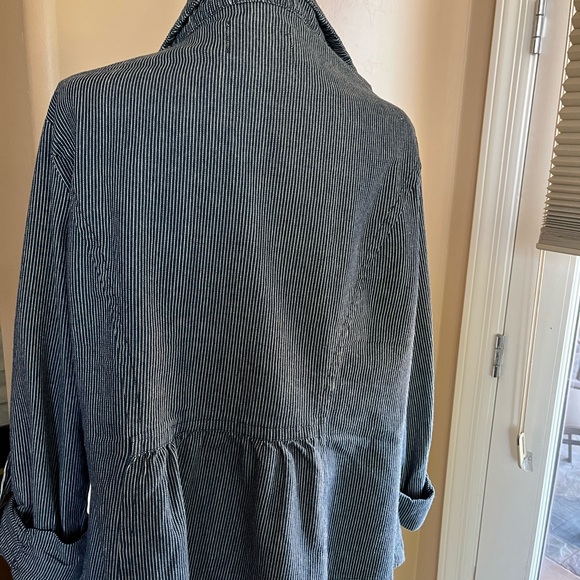 Jacket - Picture 5 of 5